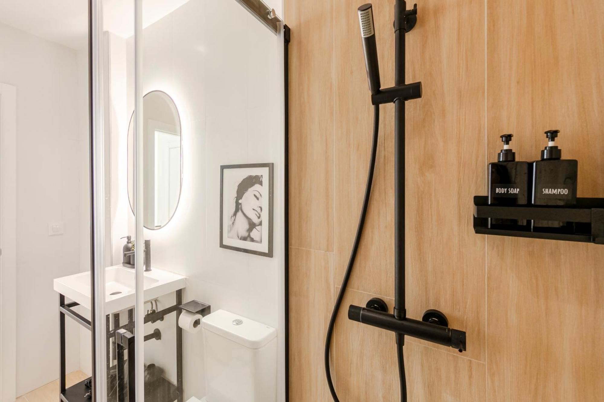 Isg Apartments Faustino 45 Севиля Екстериор снимка