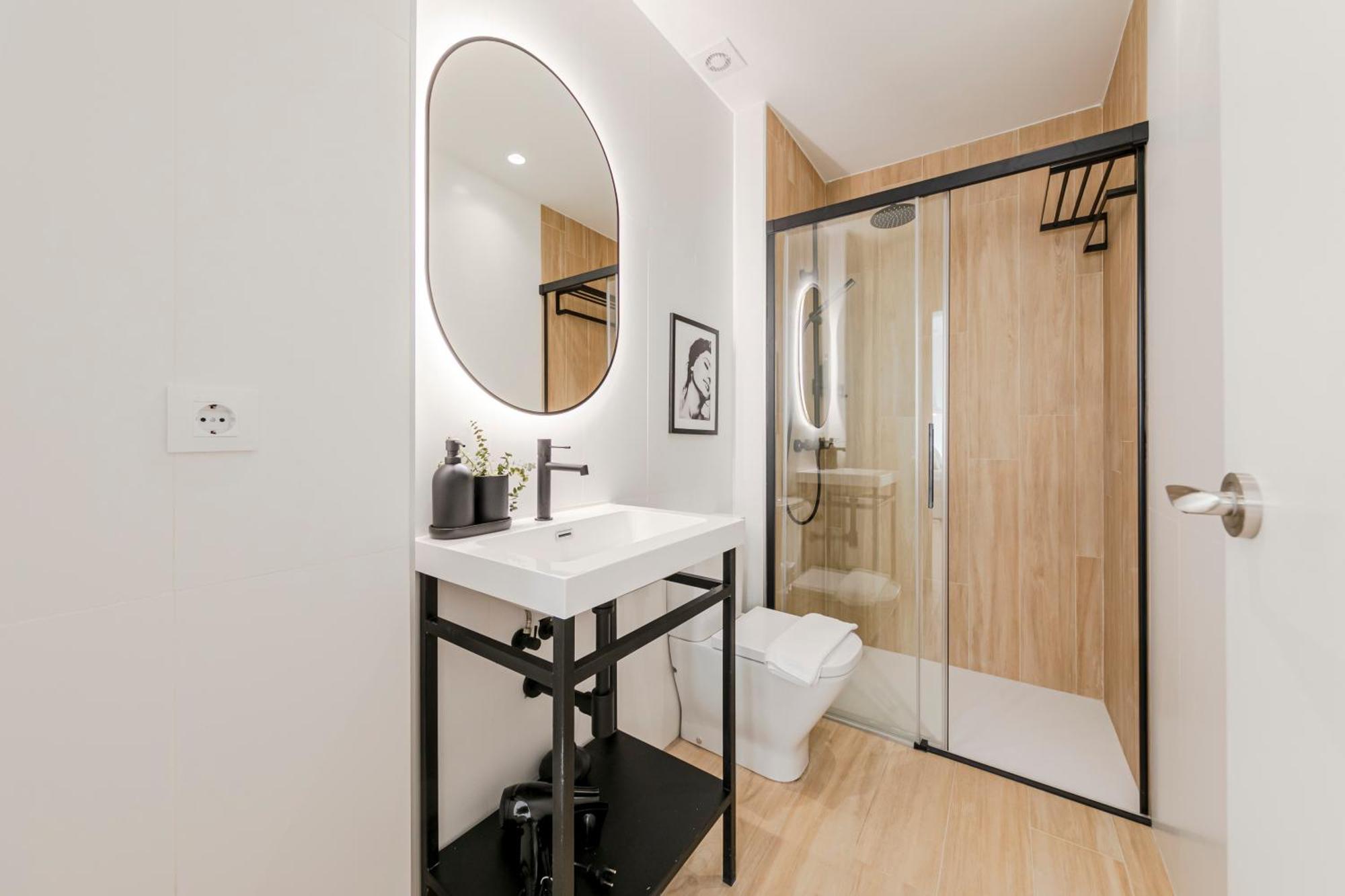 Isg Apartments Faustino 45 Севиля Екстериор снимка