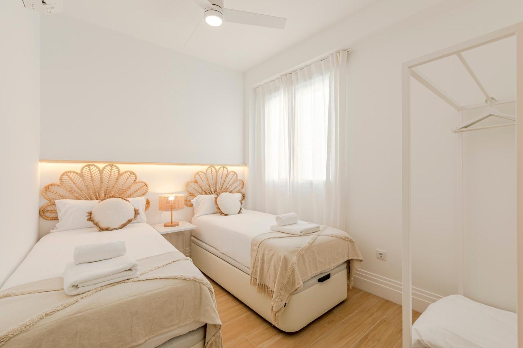 Isg Apartments Faustino 45 Севиля Екстериор снимка