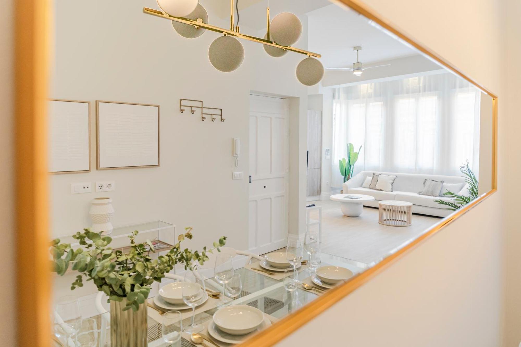 Isg Apartments Faustino 45 Севиля Екстериор снимка