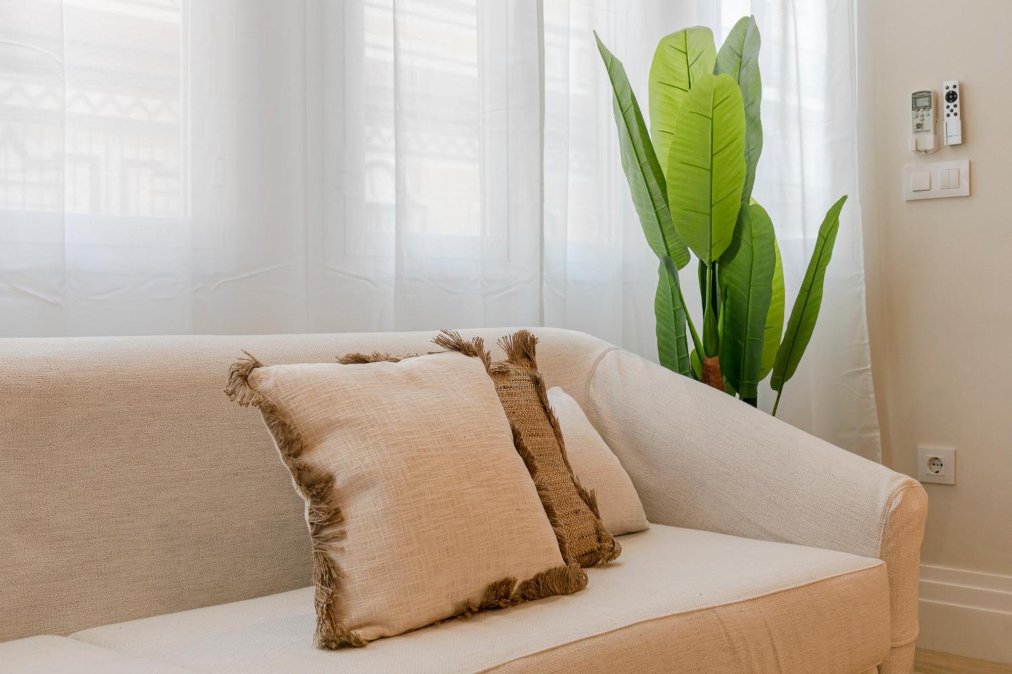 Isg Apartments Faustino 45 Севиля Екстериор снимка