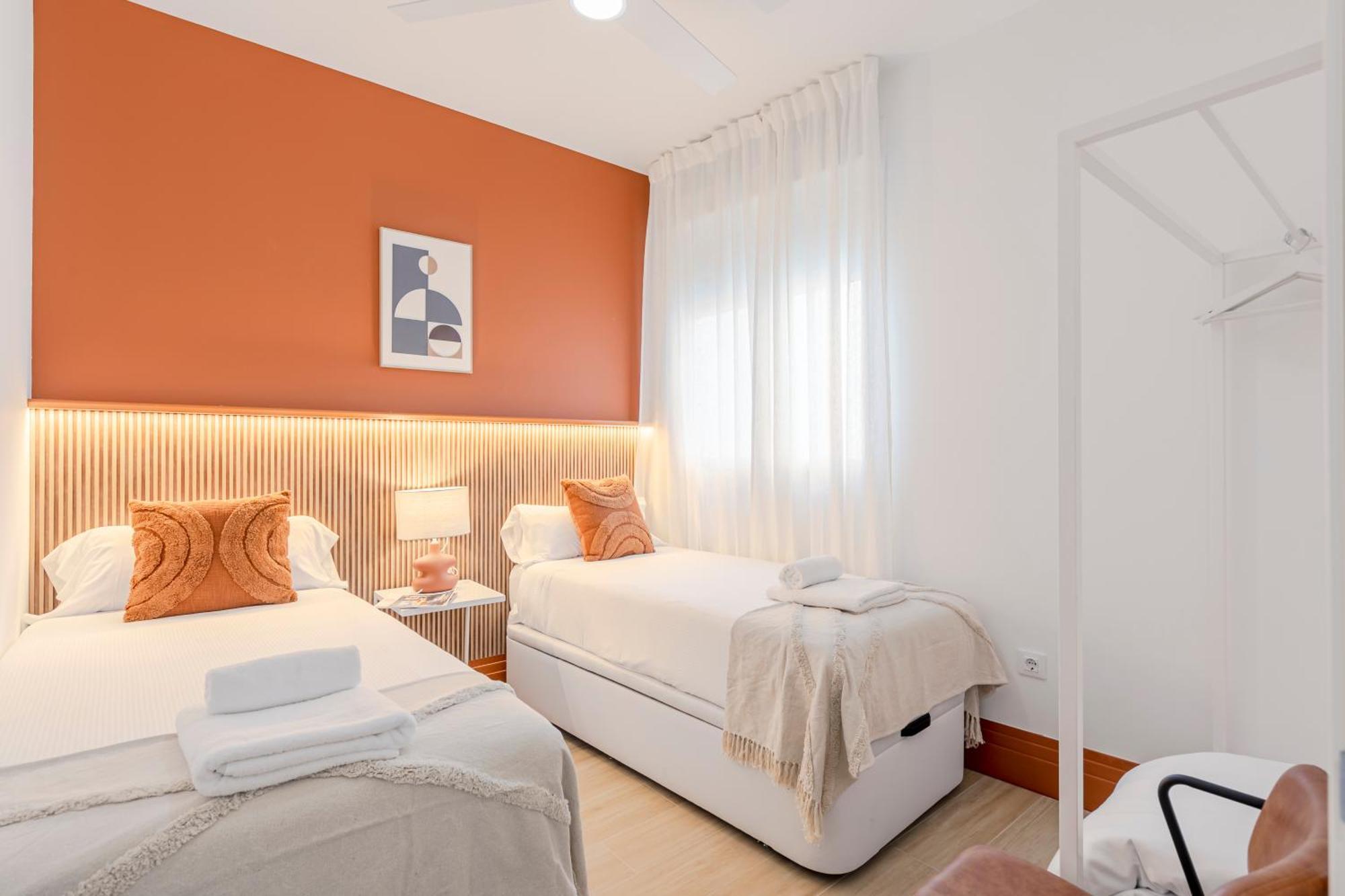 Isg Apartments Faustino 45 Севиля Екстериор снимка